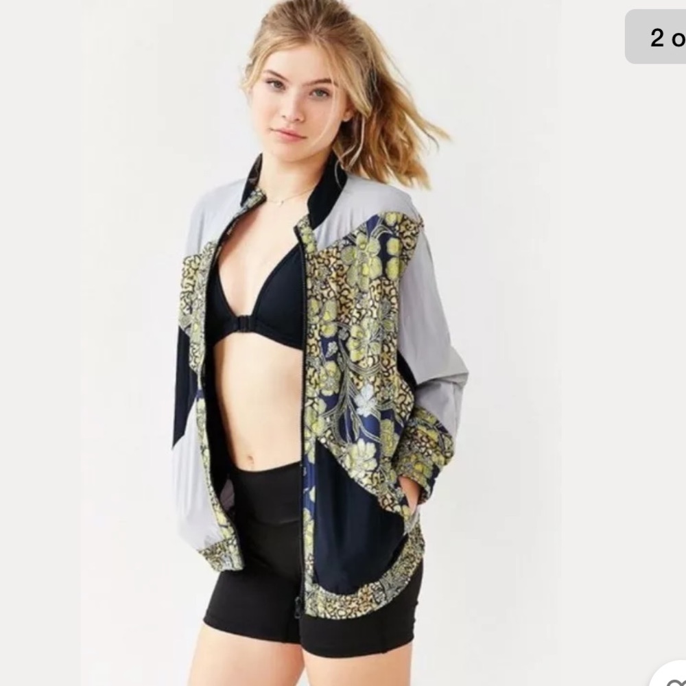 NEW Urban Outfitters Without Walls Jacket Windbreaker Z379-1